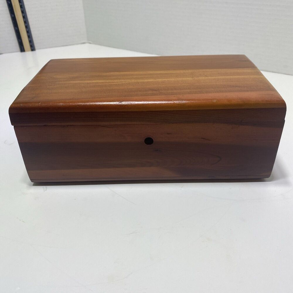 Lane Vintage Wooden Cedar Chest Jewelry Trinket Box 9"x 5"x3 1/2"  Villas,  NJ
